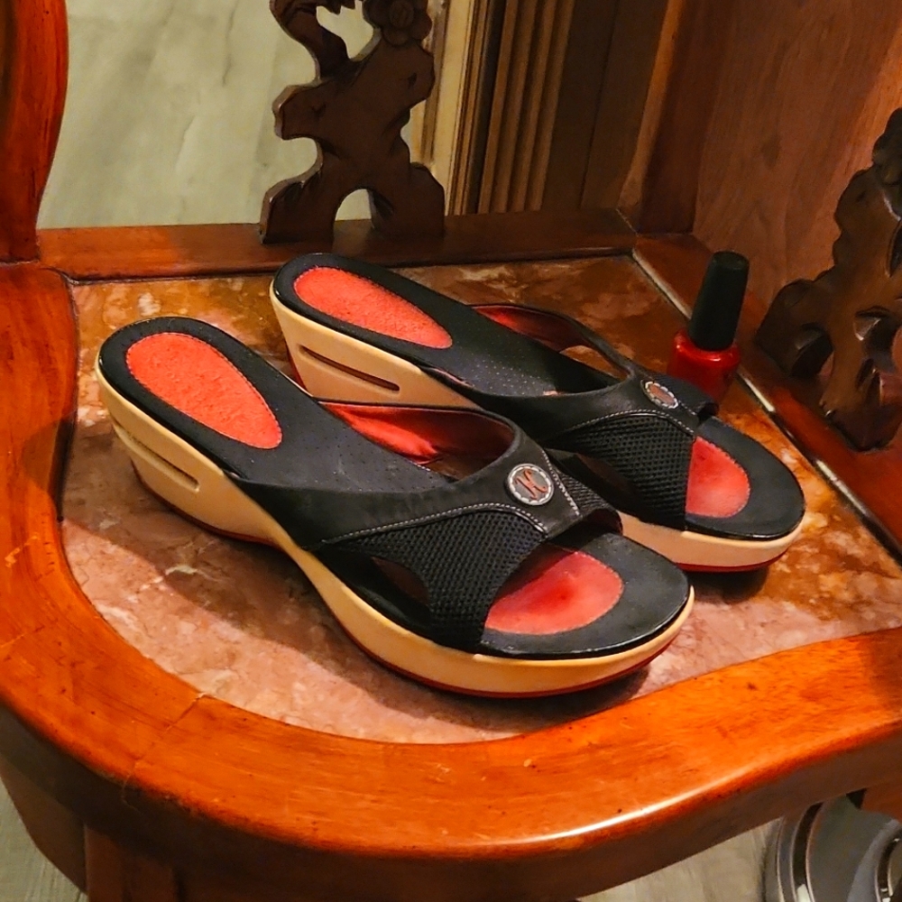 Cole Hahn Women’s Slides